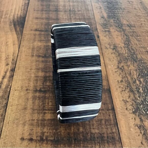 HANDCRAFTED Two Bracelet Set Pair Of Earrings Gold Plate Cord Warregue
Material - Picture 4 of 7